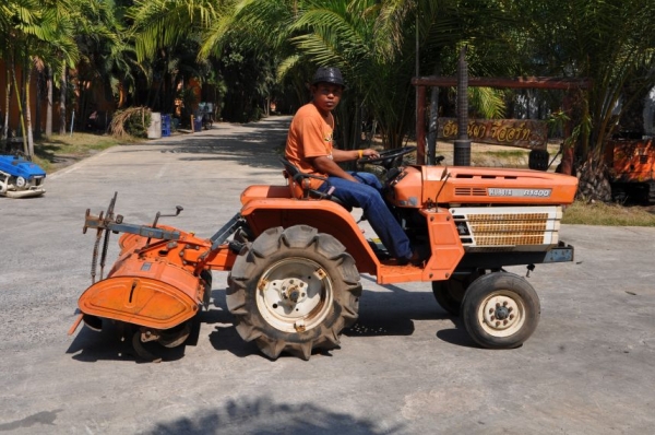 ขายรถไถ KUBOTA B1400 พร้อมโรตารี่หลัง สภาพสวยเดิมญี่ปุ่นไม่เคยใช้งานในไทย 59,000 บาท