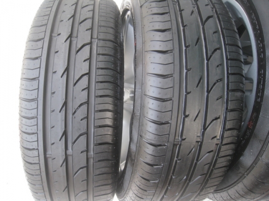 ขายล้อแม็ก Ford fiesta ป้ายแดง 16"x6" et47 4รู100 + ยาง Continental contipremium Contact2 195/50r16 ยางผลิตสัปดาห์ที่ 10,3 เส้นและ12,1เส้น ปี13 ตุ่มที่หน้ายางมีทุกเส้นครับ toyota, mazda, suzuki ใส่ได้ครับ ขายทั้งชุด 12,900 บาทครับ สนใจติดต่อเล็ก