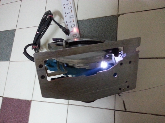 ขายเลื่อยวงเดือนmakitaรุ่น5007NFขนาด7"กำลัง1,800WสภาพสวยๆมีหลอดไฟLEDส่องสว่างในที่มืด