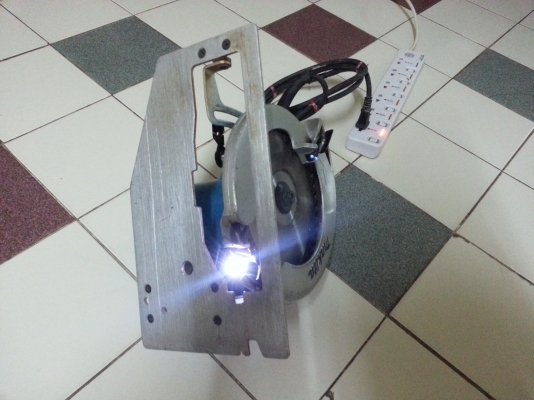 ขายเลื่อยวงเดือนmakitaรุ่น5007NFขนาด7"กำลัง1,800WสภาพสวยๆมีหลอดไฟLEDส่องสว่างในที่มืด