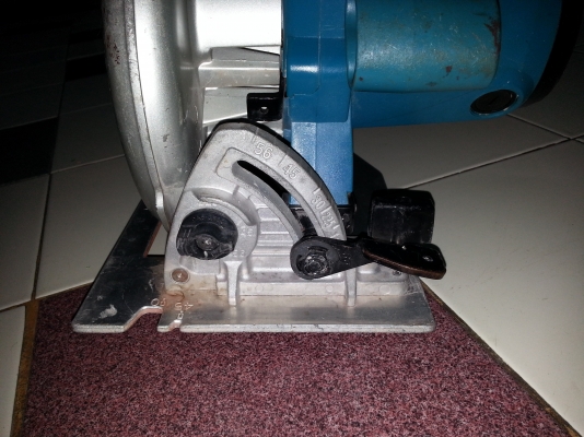 ขายเลื่อยวงเดือนmakitaรุ่น5007NFขนาด7"กำลัง1,800WสภาพสวยๆมีหลอดไฟLEDส่องสว่างในที่มืด