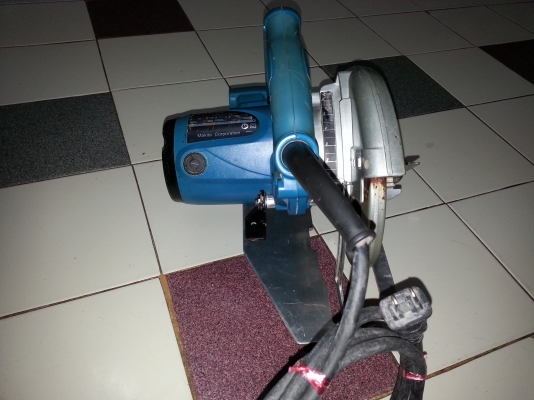 ขายเลื่อยวงเดือนmakitaรุ่น5007NFขนาด7"กำลัง1,800WสภาพสวยๆมีหลอดไฟLEDส่องสว่างในที่มืด