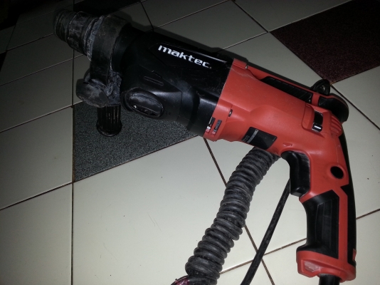 ขายสว่านโรตารี่MAKTECรุ่นMT870(710W)สภาพสวยๆๆครับ