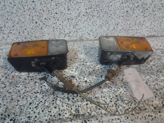 กระจกมองข้างจิ๊ปมิตซู และ ไฟเลี้ยวหน้าซ้ายและขวา 1ชุด