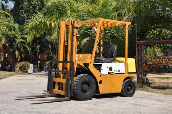 ขายFORKLIFT TCM2.5ตันครึ่งสภาพสวยเดิมจากญี่ปุ่นยังไม่เคยใช้านในไทย 115,000เท่านั้น!!!