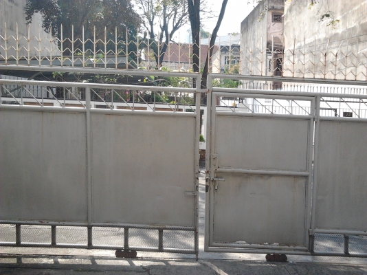 ขายด่วน ประตูหน้าต่างกระจกบานสวิงขอบอลูเนียมมีวงกบสามารถนำไปใช้ได้เลย ขายถูกจร้าท่านใดสนใจ ติดต่อ ด่วน มาก่อนได้ก่อน 089-3530206 ขายด่วน ประตูหน้าต่างกระจกบานสวิงขอบอลูเนียมมีวงกบสามารถนำไปใช้ได้เลย ขายถูกจร้าท่านใดสนใจ ติดต่อ ด่วน มาก่อนได้ก่อน 089-3530206