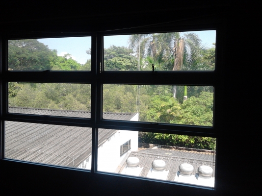 ขายด่วน ประตูหน้าต่างกระจกบานสวิงขอบอลูเนียมมีวงกบสามารถนำไปใช้ได้เลย ขายถูกจร้าท่านใดสนใจ ติดต่อ ด่วน มาก่อนได้ก่อน  089-3530206