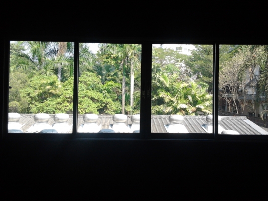 ขายด่วน ประตูหน้าต่างกระจกบานสวิงขอบอลูเนียมมีวงกบสามารถนำไปใช้ได้เลย ขายถูกจร้าท่านใดสนใจ ติดต่อ ด่วน มาก่อนได้ก่อน  089-3530206