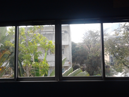 ขายด่วน ประตูหน้าต่างกระจกบานสวิงขอบอลูเนียมมีวงกบสามารถนำไปใช้ได้เลย ขายถูกจร้าท่านใดสนใจ ติดต่อ ด่วน มาก่อนได้ก่อน  089-3530206