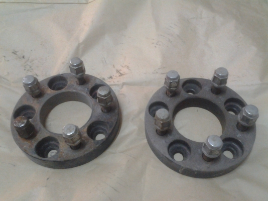 สเปเซอร์ 5 รู ออก 5รู 139.7 หนา 1นิ้ว   4ตัว  เหล็กชุบ