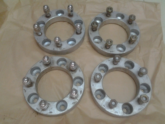 สเปเซอร์ 5 รู ออก 5รู 139.7 หนา 1นิ้ว   4ตัว  เหล็กชุบ