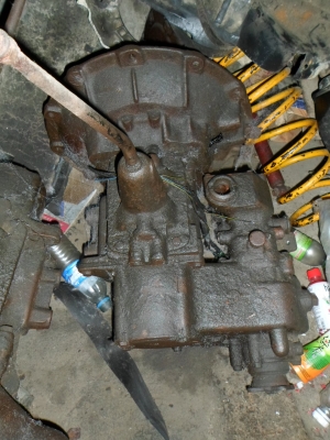 ขายเกียร์จิ๊ปมิตซู  2ลูก พร้อมหัวหมูครับ