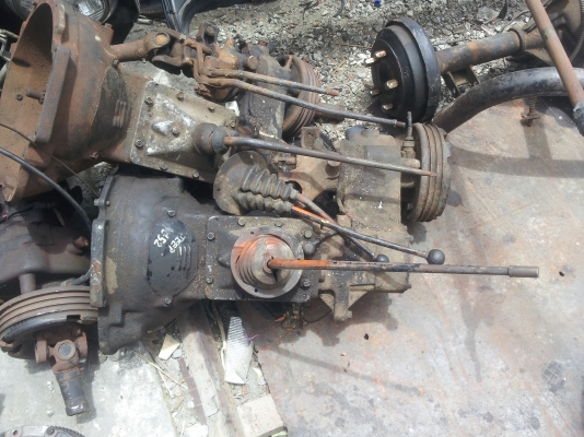 เกียร์จิ๊ปมิตซู 4 เกียร์ เข้าแบบนิ่มๆๆสามารถชนกะเครื่อง 4D56  หรือ 4g53  ได้เลย เพิ่งเปิดตู้มาครับ