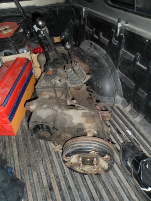 เกียร์จิ๊ปมิตซู 4 เกียร์ เข้าแบบนิ่มๆๆสามารถชนกะเครื่อง 4D56  หรือ 4g53  ได้เลย เพิ่งเปิดตู้มาครับ