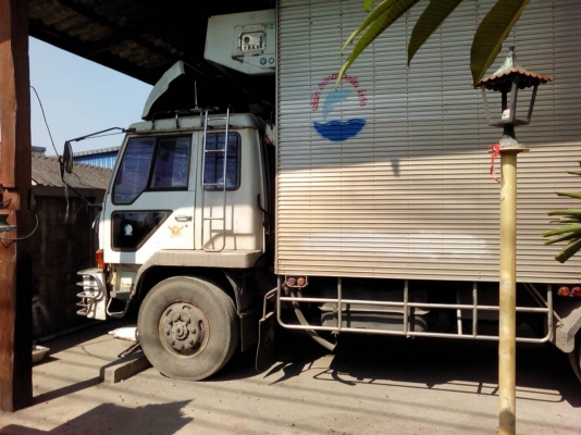 ขายด่วนรถห้างแท้ 10ล้อ Mitsubishi เพลาเดียว  195แรงม้า ปี42