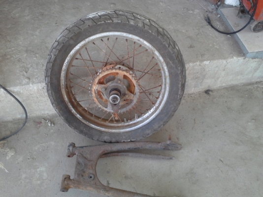 ขายล้อ 3.5ขอบ 17" พร้อมดุม ยาง สเตอ สวิงอาร์ม