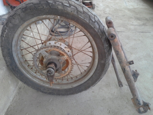 ขายล้อ 3.5ขอบ 17" พร้อมดุม ยาง สเตอ สวิงอาร์ม