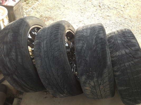 ขายล้อ 20 6รู เงาๆ สวยๆ มีพร้อมยางครับ นันกัง2010