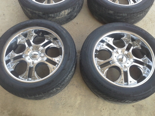 ขายล้อ 20 6รู เงาๆ สวยๆ มีพร้อมยางครับ นันกัง2010