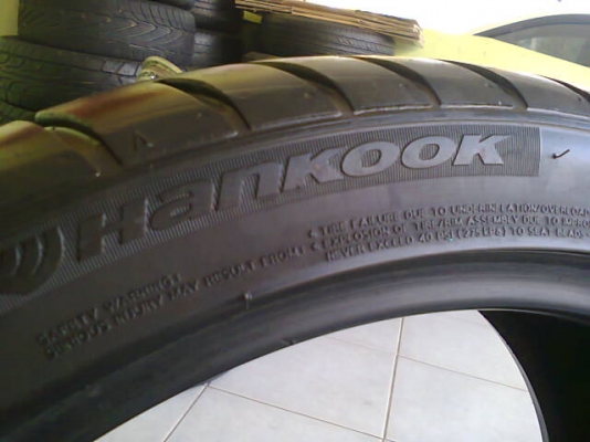 Hankook 225-40-18 ปี11 ยางสวยปีสดไม่ปะไม่บวมดอกเต็ม1คู่