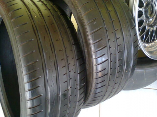 Hankook 225-40-18 ปี11 ยางสวยปีสดไม่ปะไม่บวมดอกเต็ม1คู่