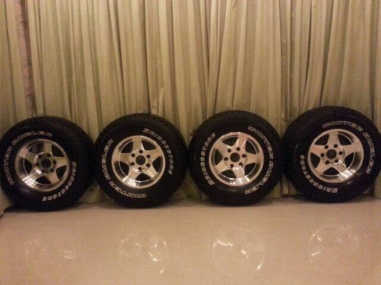 ขายลัอ 15 offroad พร้อมยาง 30 ขายลัอ 15 offroad พร้อมยาง 30