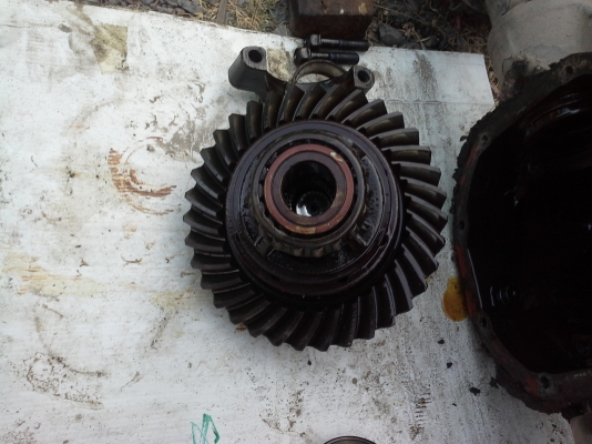 ขายเฟืองท้ายยกชุดของ NISSAN Big-m FRONTIER