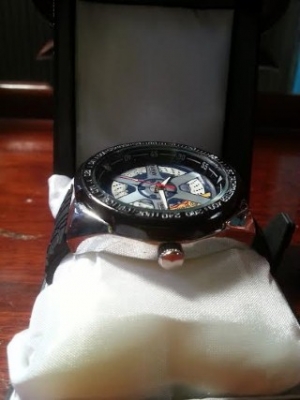 นาฬิการูปภาพล้อแม็ก Volk Rays TE37 สายหนังลายยาง ก้านเทา ปั๊มเหลือง