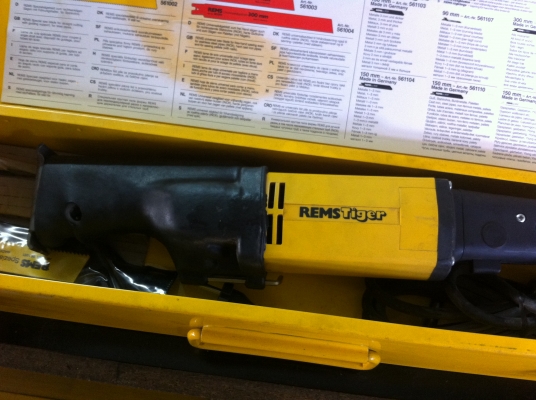 เลื่อยไฟฟ้า REMS ของเยรมัน แบบพกพาใส่ใบได้ขนาด 4 นิ้ว นำไปตัดงานภาคสนามสะดวกมาก