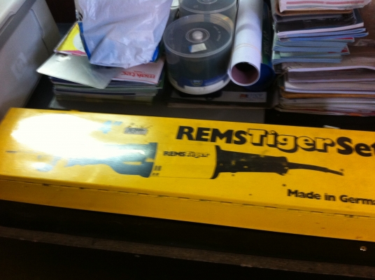 เลื่อยไฟฟ้า REMS ของเยรมัน แบบพกพาใส่ใบได้ขนาด 4 นิ้ว นำไปตัดงานภาคสนามสะดวกมาก
