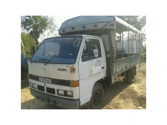 ขายISUZU NKR110แรง เครื่องดี แคชซีสวย เอกสารพร้อมโอน