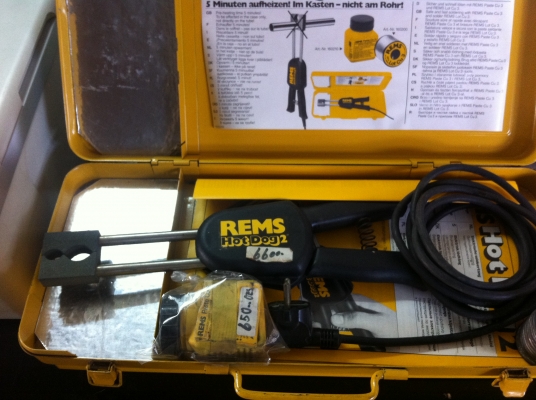 เครื่องเชื่อมท่อ REMS แบบผนึกรอยเชื่อมที่หล้ง รอยการเชื่อมสวยเพราะร้อนเท่ากันทุกด้านใช้กับท่อขนาด10-25 มม. ร้อนเร็ว