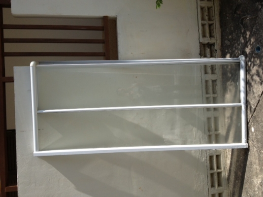 ราคาเกือบสองหมื่นครับครับชุดห้องอาบน้ำกระจกแคปเปอร์ ขอบอะลูมิเนียมสวยครับขนาด 1.30*1.30 เมตรครับขายเป็นชุดครับราคานี้คุ้มมากในห้างยี้ห้อนี้ราคาเกือบสองหมื่นครับครับ