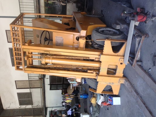 ขายโฟร์คลิฟ โคมัสสุ 3ตัน ยกสูง4เมตรครับ