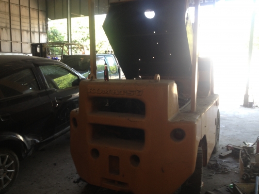 ขายโฟร์คลิฟ โคมัสสุ 3ตัน ยกสูง4เมตรครับ