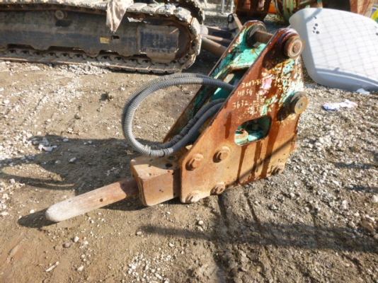 Lot.2037 Furukawa-Breaker ราคา 85,000 บาท