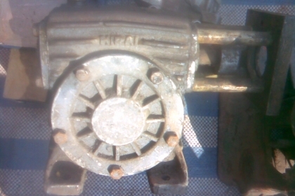 ตัวทดรอบ 1/30 และ 1/60ตัวทดรอบ 1/30 มี 2  ตัวญี่ปุ่นครับสภาพพร้อมใช้งานครับแกนใหญ่ครับ  ราคา  1700  บาท   และ 1/60  ตัวใหญ่ราคา  2500 บาทครับราคานี้คุ้มครับ