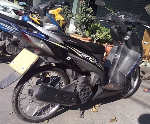 Click ตัวเก่า ไมล์ขาว Click ตัวเก่า ไมล์ขาว