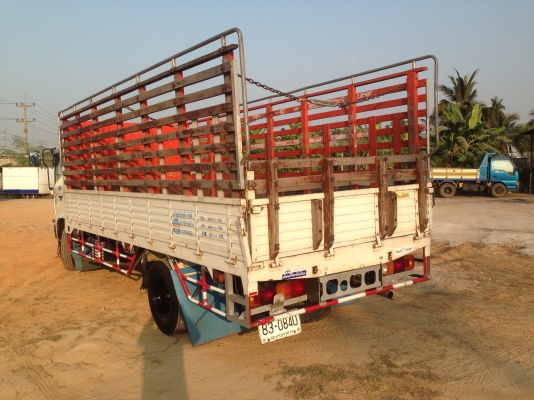 6ล้อHINOเมกก้า 150HPกะบะยาว5.50ม