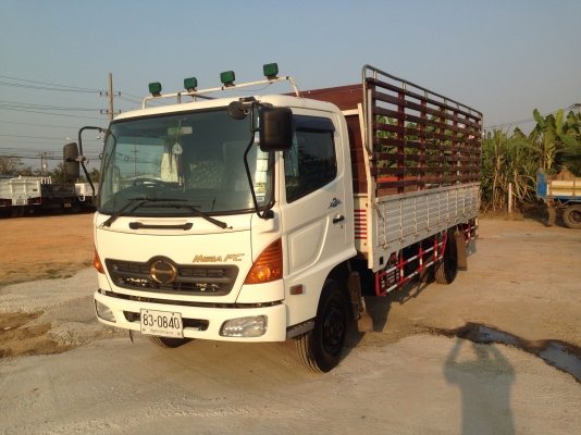 6ล้อHINOเมกก้า 150HPกะบะยาว5.50ม