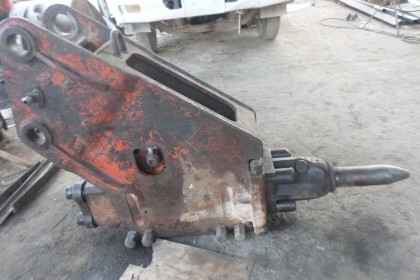 ขายหัวเบรคเกอร์ เจาะหิน เจาะคอนกรีต สำหรับแบ็คโฮ รุ่น 200