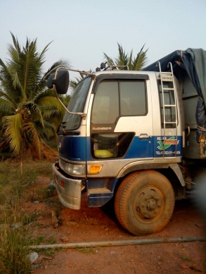 ขายรถบรรทุกHino เพลาเดียว พร้อมใช้งาน ราคาต่อรองได้