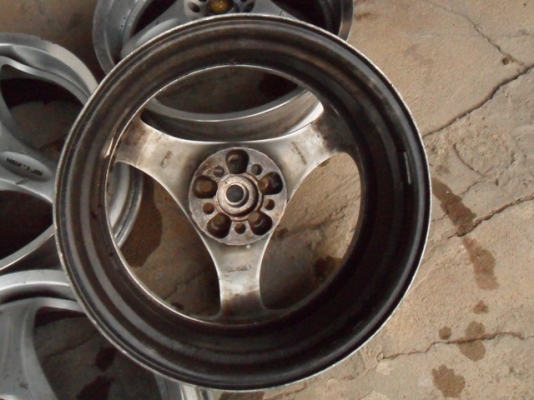 ขายล้อแม็กซ์ VOLK  Racing ขอบ17นิ้ว(off 8 นิ้ว)(ล้อนอกญี่ปุ่นเเท้ๆ) 4รู100 หรือ 5รู100 ก็ได้  3500 บาท--Tel. 092-9351644