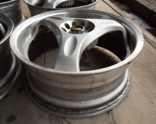 ขายล้อแม็กซ์ VOLK  Racing ขอบ17นิ้ว(off 8 นิ้ว)(ล้อนอกญี่ปุ่นเเท้ๆ) 4รู100 หรือ 5รู100 ก็ได้  3500 บาท--Tel. 092-9351644