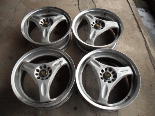 ขายล้อแม็กซ์ VOLK  Racing ขอบ17นิ้ว(off 8 นิ้ว)(ล้อนอกญี่ปุ่นเเท้ๆ) 4รู100 หรือ 5รู100 ก็ได้  3500 บาท--Tel. 092-9351644