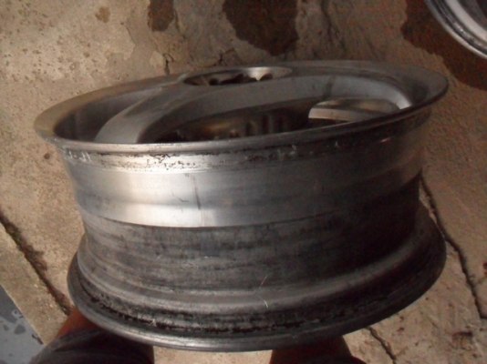 ขายล้อแม็กซ์ VOLK  Racing ขอบ17นิ้ว(off 8 นิ้ว)(ล้อนอกญี่ปุ่นเเท้ๆ) 4รู100 หรือ 5รู100 ก็ได้  3500 บาท--Tel. 092-9351644