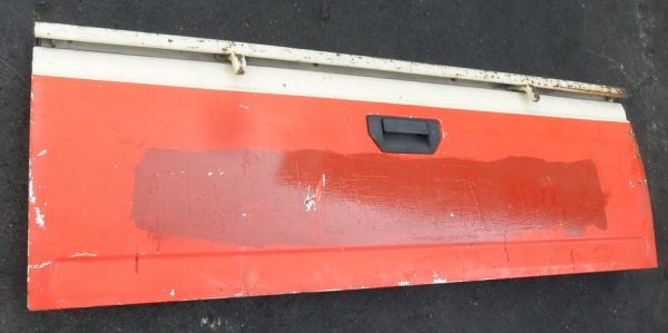 ฝาท้าย NISSAN BIG-M เบิดกลางแท้ JAPAN