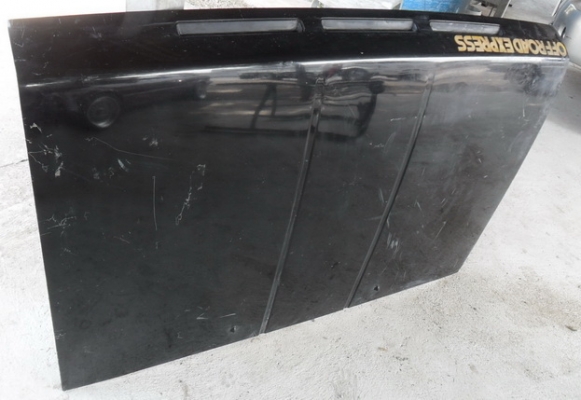 ฝากระโปรง 3 ช่อง Terrano 1