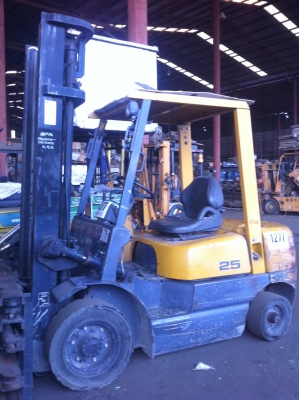 ขายโฟล์คลิฟท์ TCM FG25N5 เสาสูง 4 เมตร