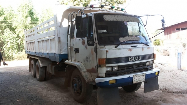 **840,000 บ.ต่อรอง**ขาย10ล้อ2เพลาดั๊ม ISUZU ROCKY 175(ร็อคเล็ก) คัสซี359xxx แบบรุ่นFVZ12MY ปี32 วางเครื่อง6BG1 175ฝาส้ม(ยังไม่ลงเล่ม) เครื่องแน่นดี แรงอึด ประหยัด ช่วงล่างใหญ่ 2เพลา200 คัสซีดี ไม่ปะไม่ดาม มีบวมชัดเจนกลางตัวข้างซ้ายรถ กระบะดั๊มเหล็กสภาพดีพ